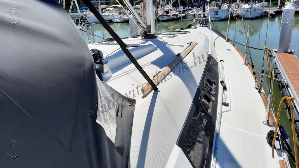 Eladó hajók, vitorlások a Balatonon: http://eladovitorlasok.hu