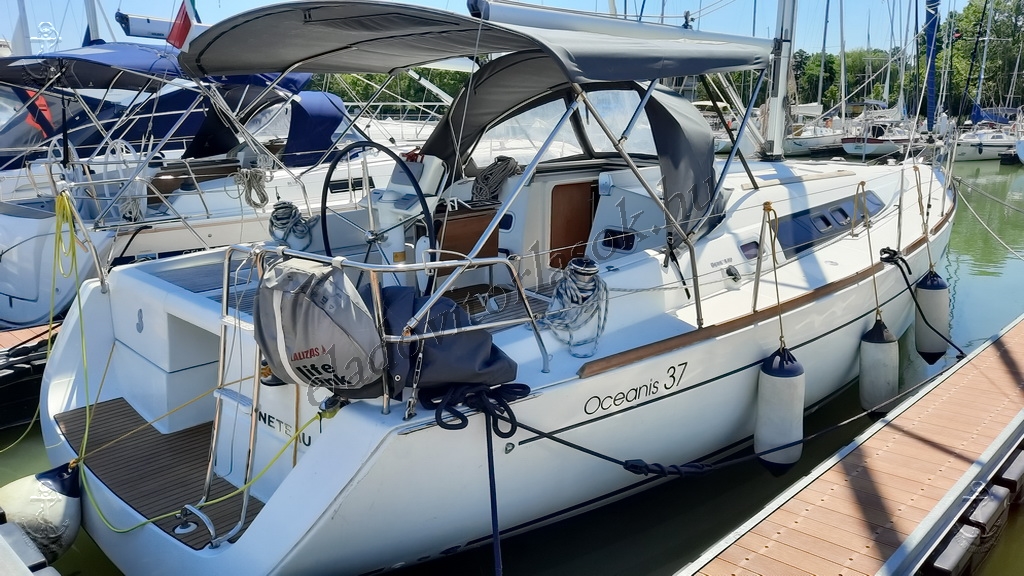 Eladó vitorlások, hajók a Balatonon: http://eladovitorlasok.hu