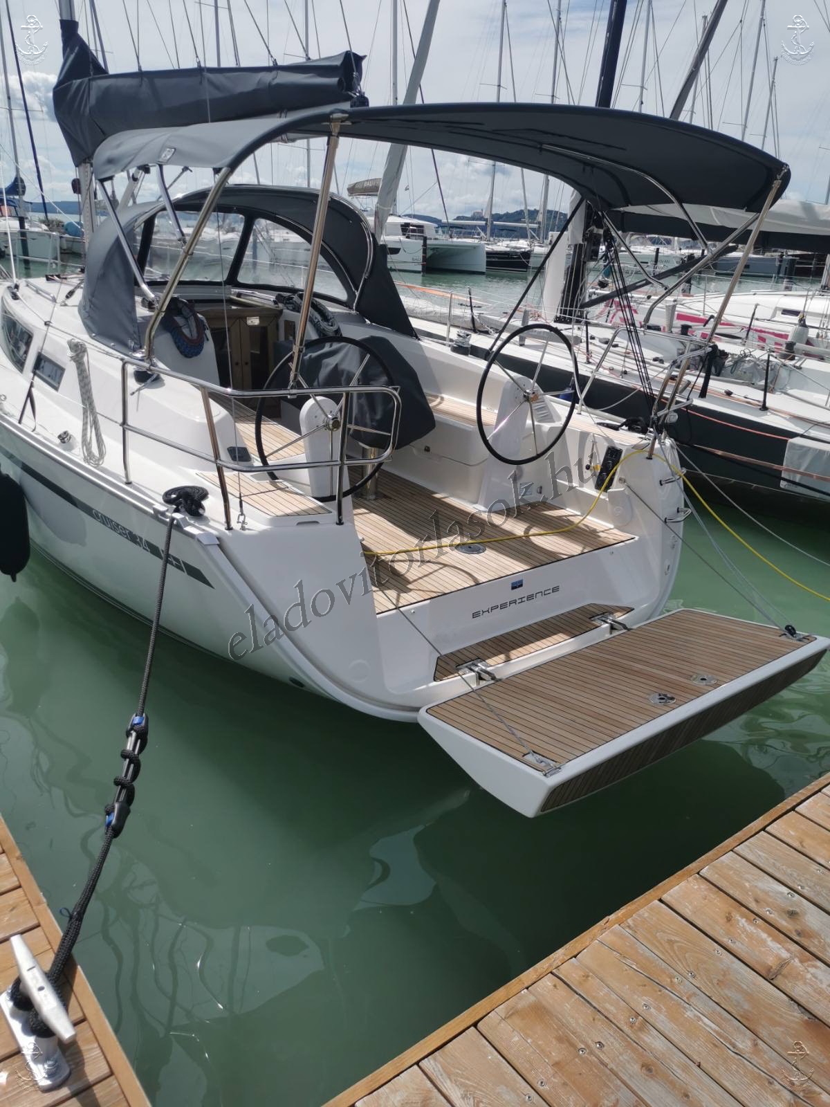 Eladó Bavaria 34 Cruiser vitorlás a Balatonon, kikötőhellyel együtt: https://eladovitorlasok.hu