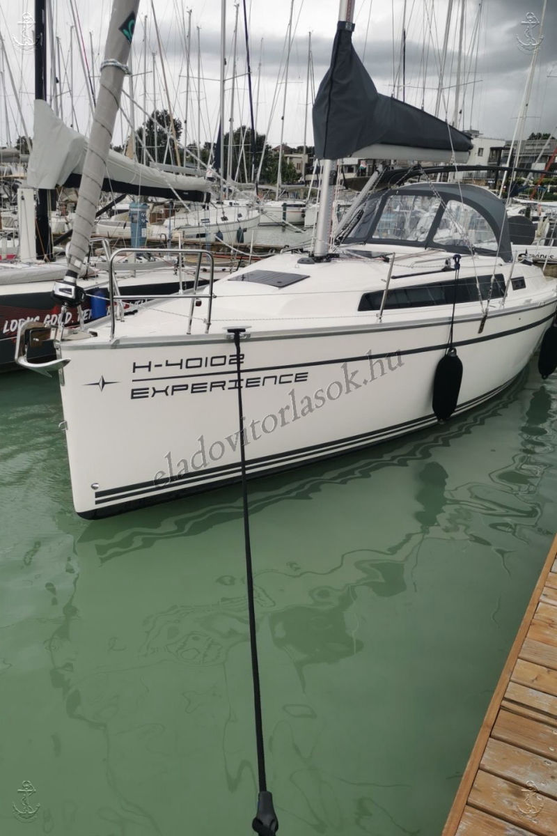 Eladó Bavaria 34 Cruiser vitorlás a Balatonon, kikötőhellyel együtt: https://eladovitorlasok.hu
