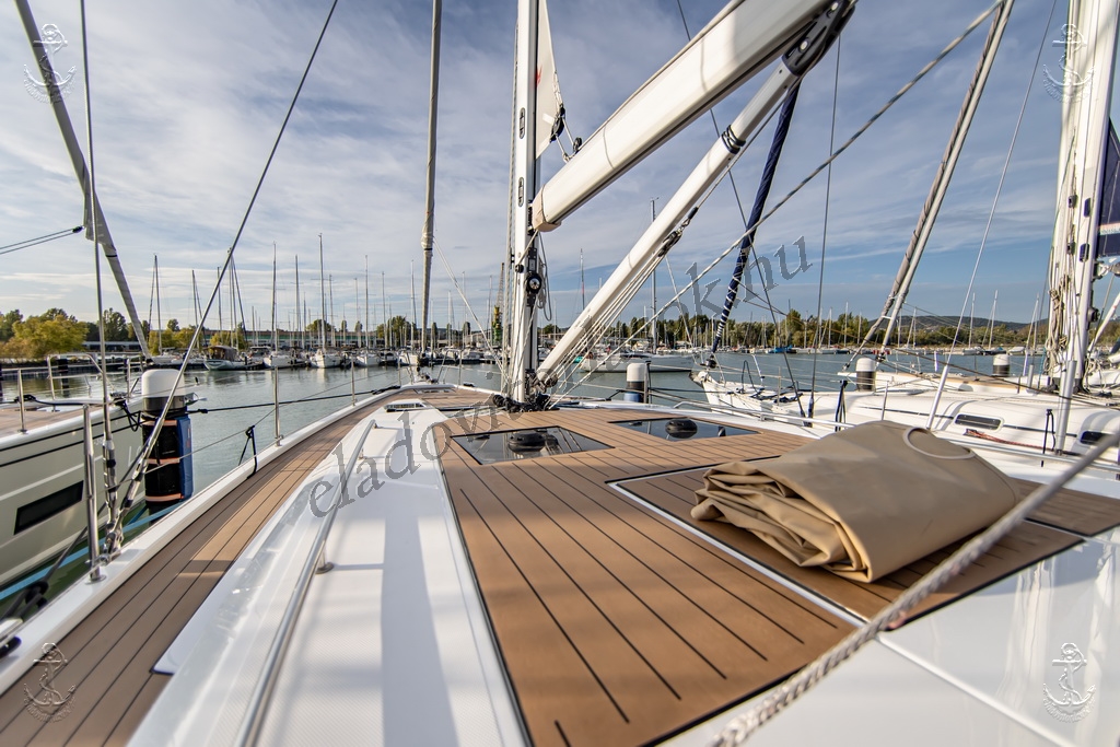 Eladó vitorlások, hajók a Balatonon: http://eladovitorlasok.hu