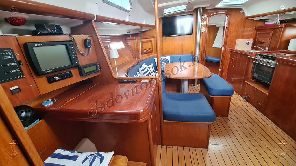 Eladó Beneteau Oceanis 393 vitorlás kikötőhellyel együtt: http://eladovitorlasok.hu
