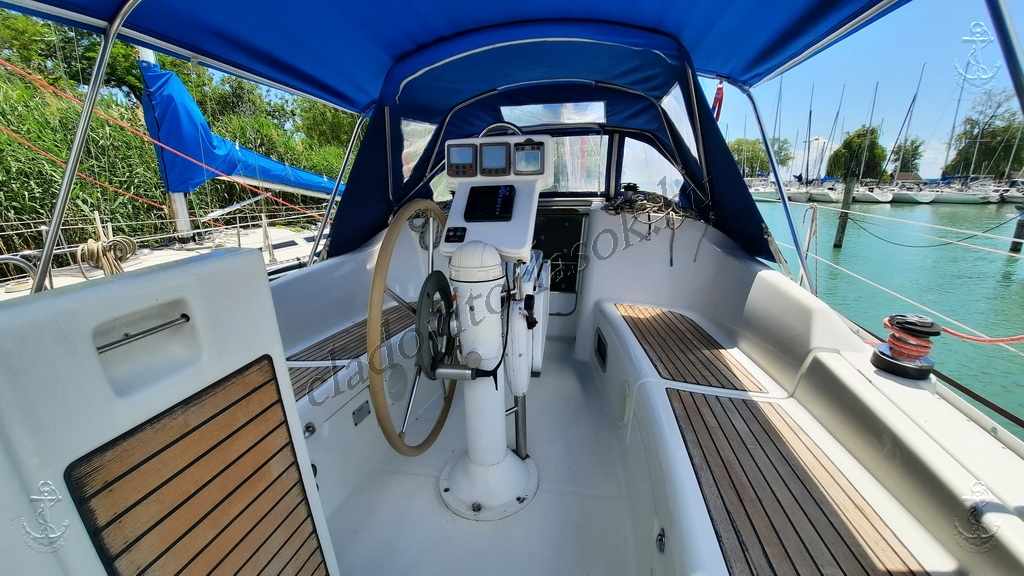 Eladó Beneteau Oceanis 343 vitorlás kikötőhely opcióval: http://eladovitorlasok.hu