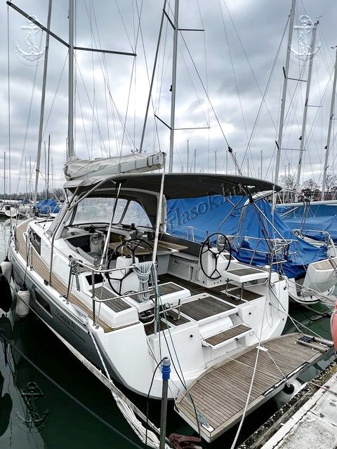 Eladó vitorlások, hajók a Balatonon: http://eladovitorlasok.hu