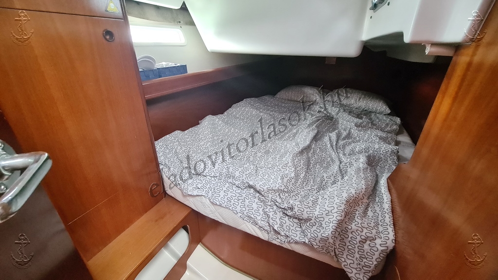 Eladó Beneteau Oceanis 393 vitorlás kikötőhellyel együtt: http://eladovitorlasok.hu