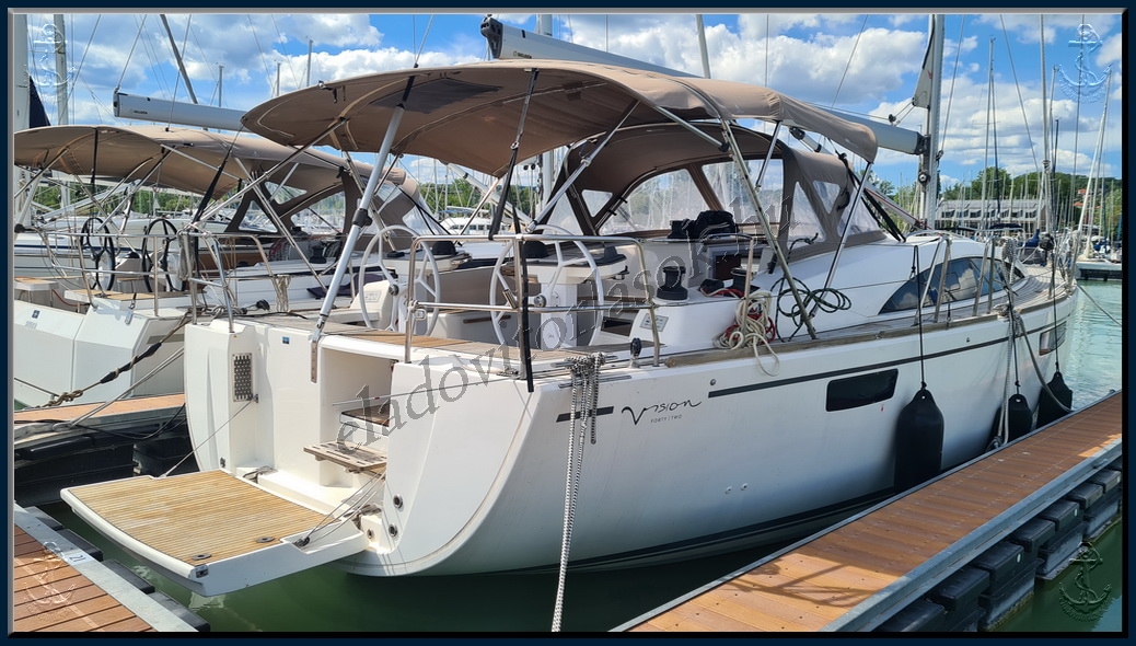 Eladó Bavaria 42 Vision vitorlás hajó kikötőhely opcióval https://eladovitorlasok.hu